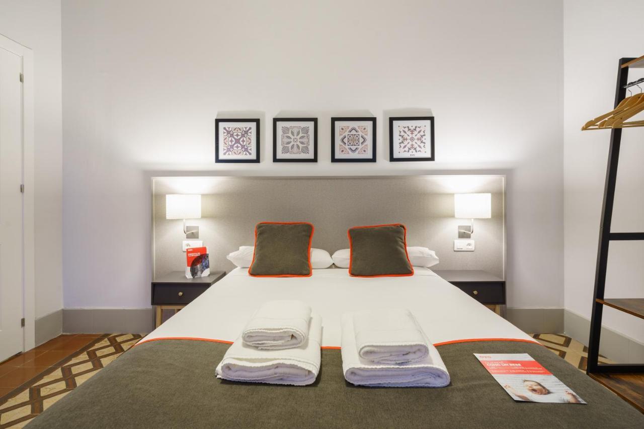 Oyo Fonda Sanchez Hotel Гранада Екстериор снимка