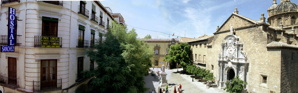 Oyo Fonda Sanchez Hotel Гранада Екстериор снимка