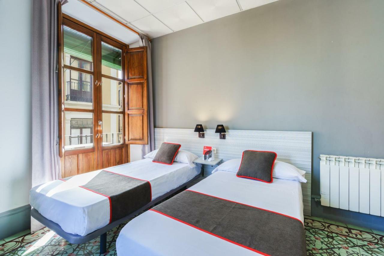 Oyo Fonda Sanchez Hotel Гранада Екстериор снимка