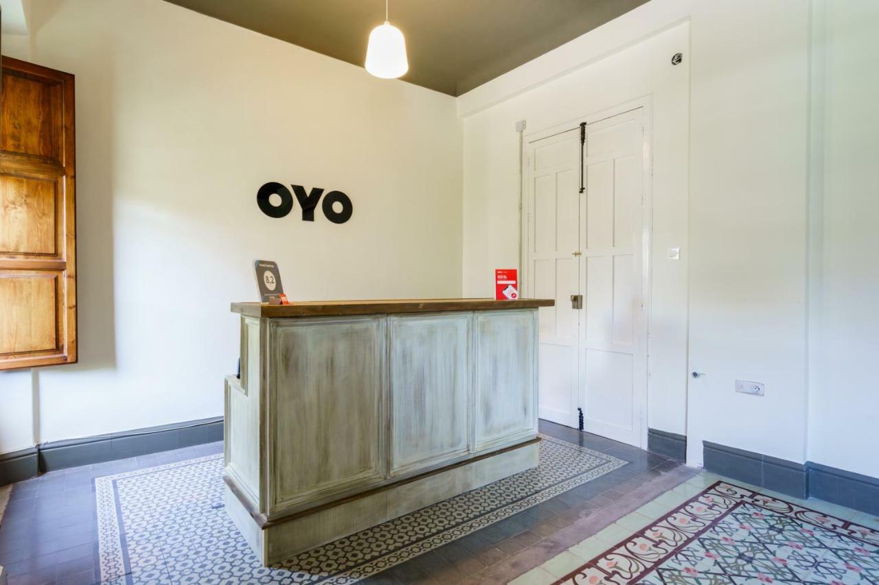 Oyo Fonda Sanchez Hotel Гранада Екстериор снимка