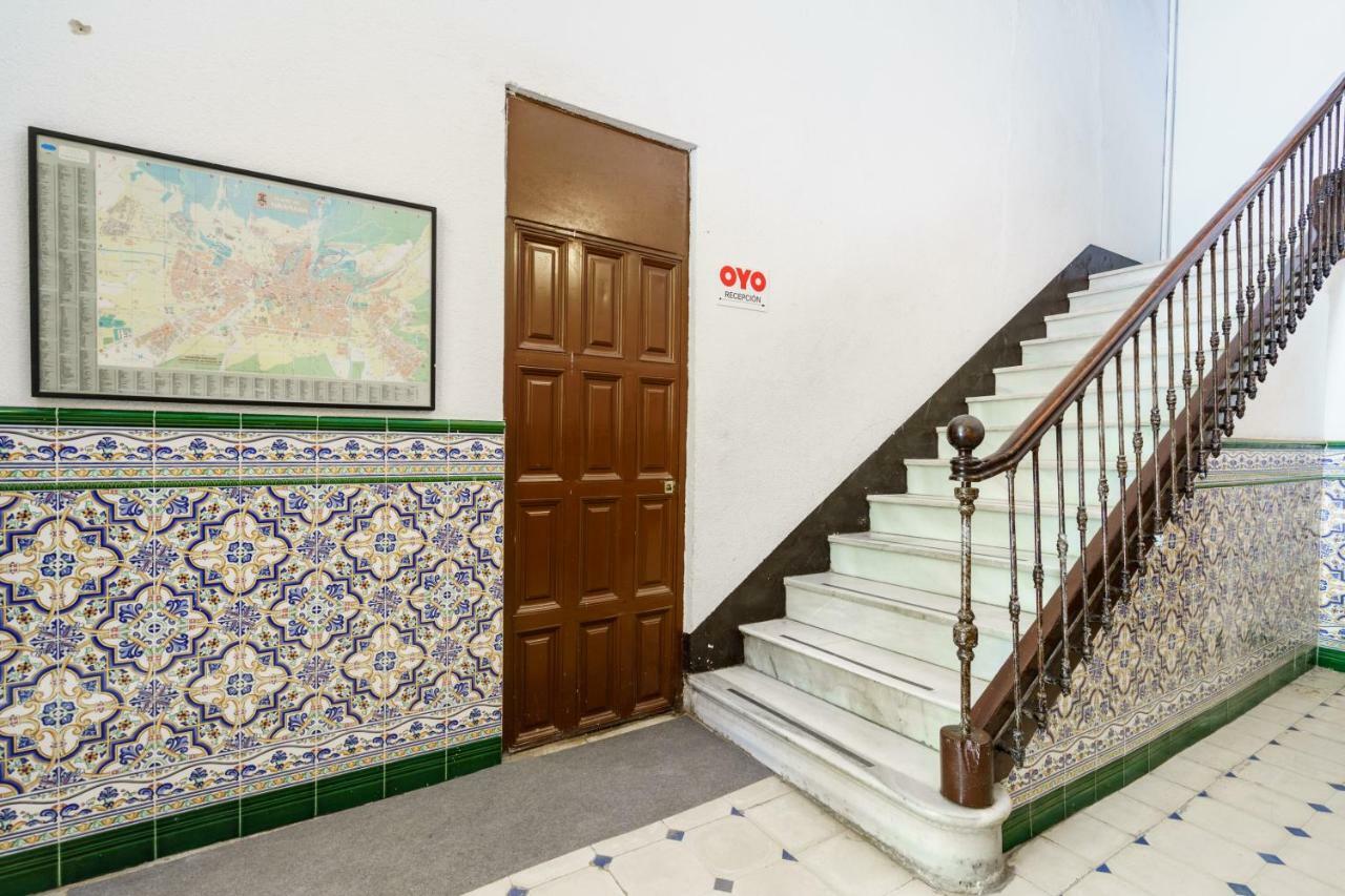 Oyo Fonda Sanchez Hotel Гранада Екстериор снимка