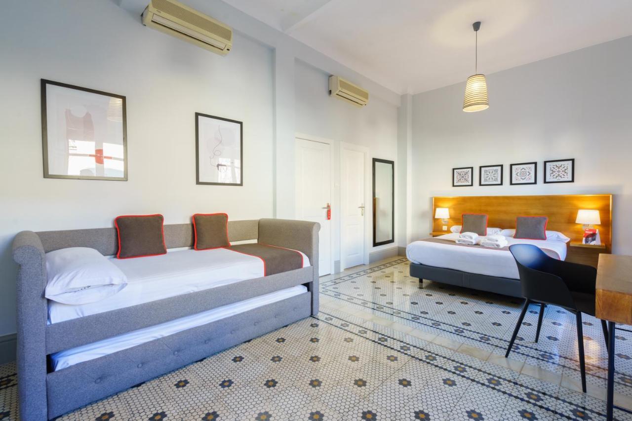 Oyo Fonda Sanchez Hotel Гранада Екстериор снимка
