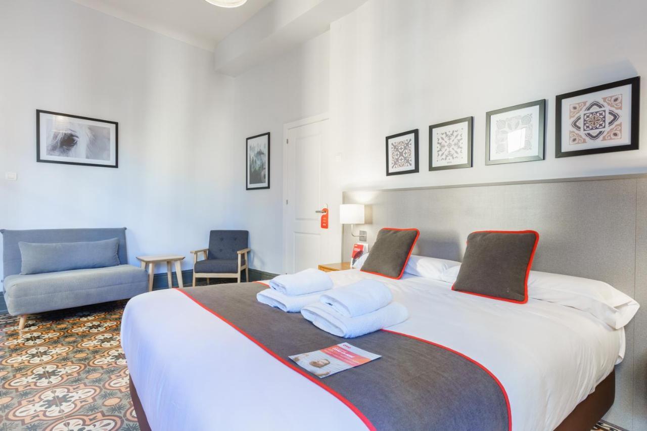 Oyo Fonda Sanchez Hotel Гранада Екстериор снимка