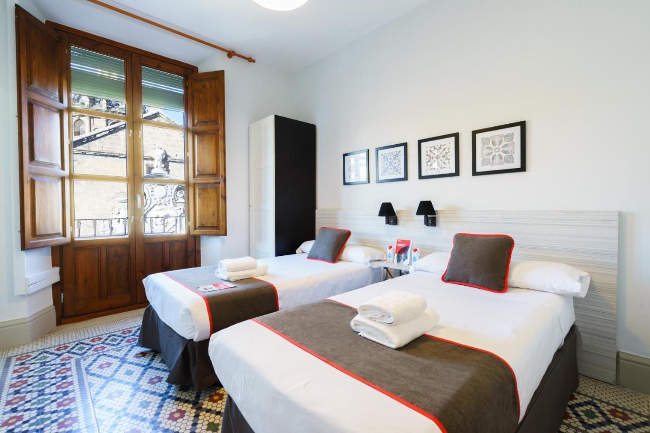 Oyo Fonda Sanchez Hotel Гранада Екстериор снимка