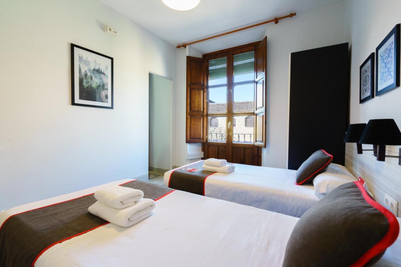 Oyo Fonda Sanchez Hotel Гранада Екстериор снимка