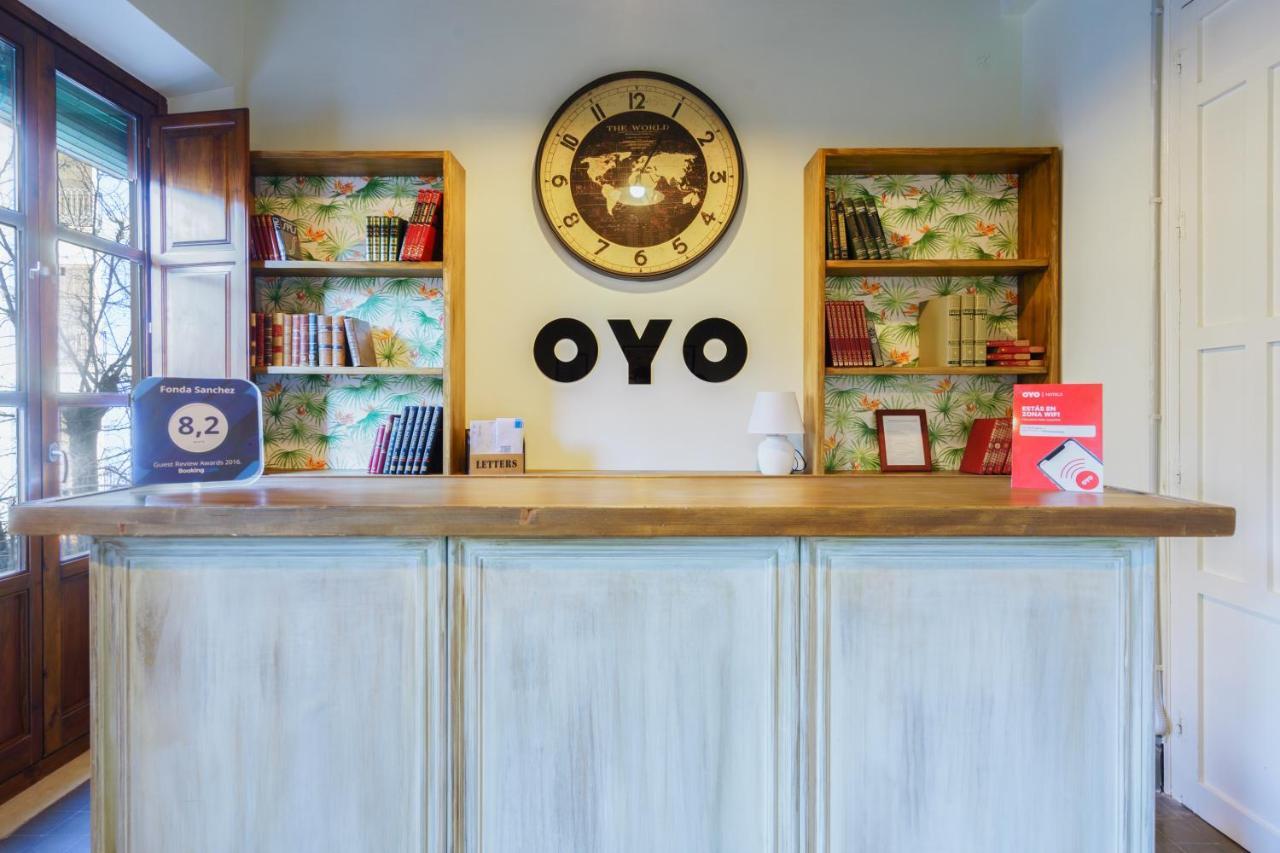 Oyo Fonda Sanchez Hotel Гранада Екстериор снимка