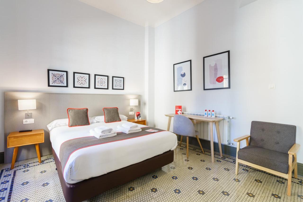 Oyo Fonda Sanchez Hotel Гранада Екстериор снимка