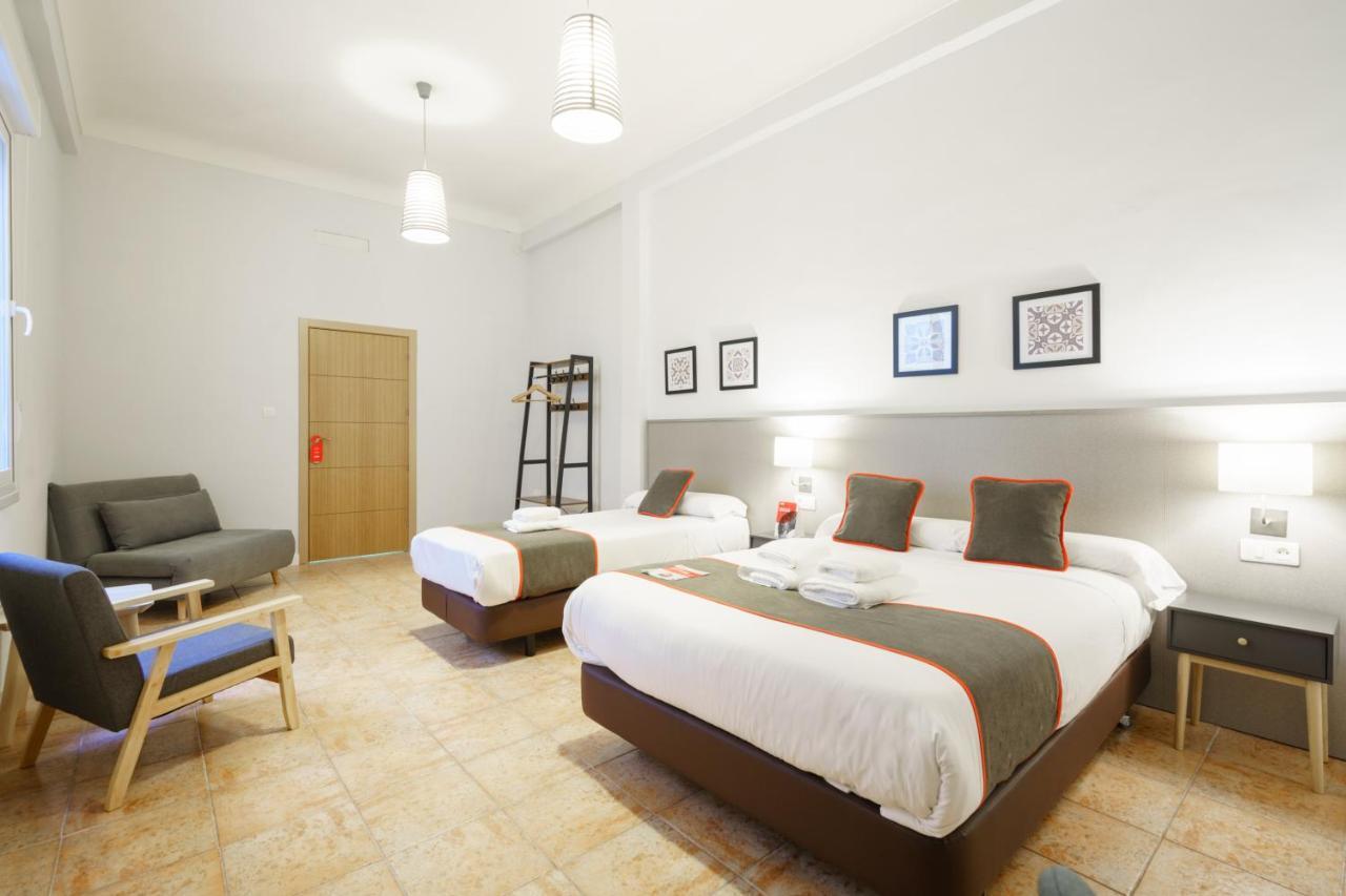 Oyo Fonda Sanchez Hotel Гранада Екстериор снимка