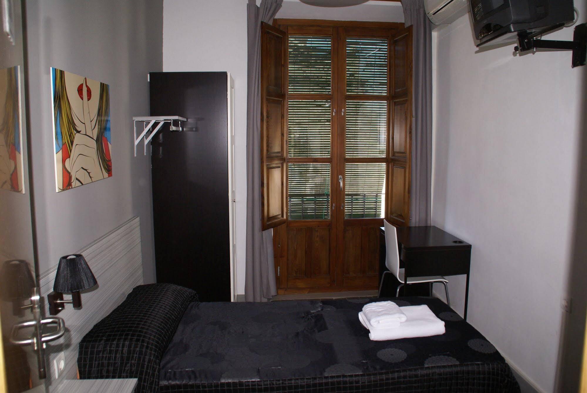 Oyo Fonda Sanchez Hotel Гранада Екстериор снимка